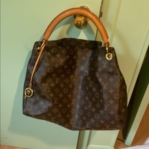 Louis Vuitton monogram artsy mm